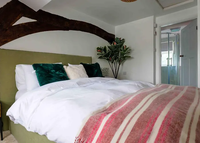 Remarkable 1-Bed Cotswolds Cottage In Finstock