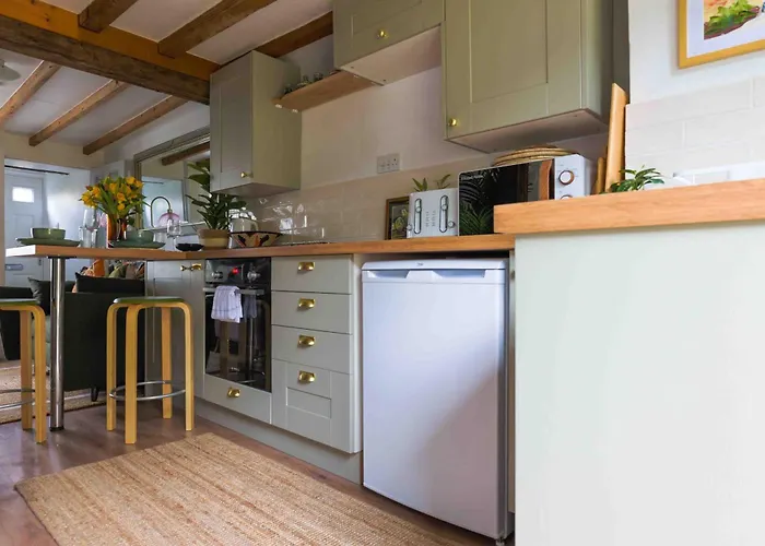 Remarkable 1-Bed Cotswolds Cottage In Finstock